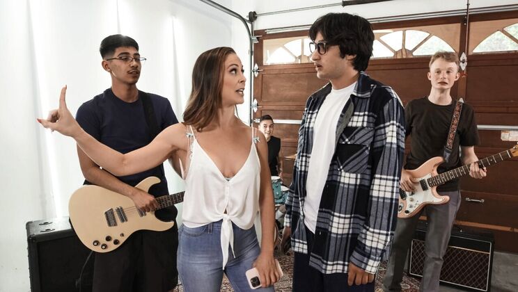 [Brazzers] - Fucking My Friend's Hot MILF Mom - Cherie Deville - Juan Loco - Jimmy Michaels - Diego Perez