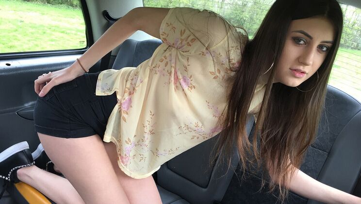 [FakeTaxi] - Politics in the Backseat: Deepthroat Taxi - John - Lina Luxe