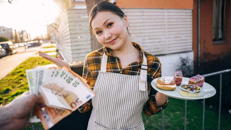 [PublicAgent] - Asian Amateur Luna's Outdoor Adventure - Erik Everhard - Luna Truelove