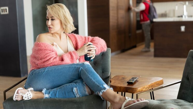 [FamilySinners] - Blonde Bombshell Ryan Keely Takes On Her Stepson