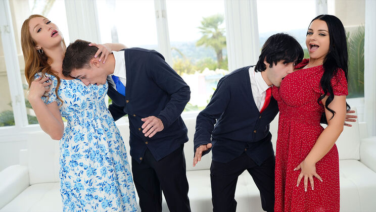 [MomSwap] - Blonde & Brunette Blowjob Bash - Skylar Snow - Payton Preslee - Elias Cash - Parker Ambrose