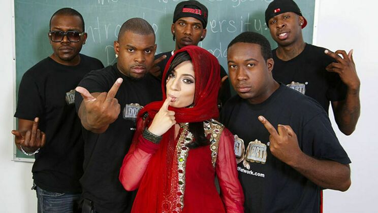 [BlacksonBlondes] - Brunette Babe Nadia Ali Takes All - Rico Strong - Charlie Mac - Jon Jon - Nadia Ali - Jack Blaque