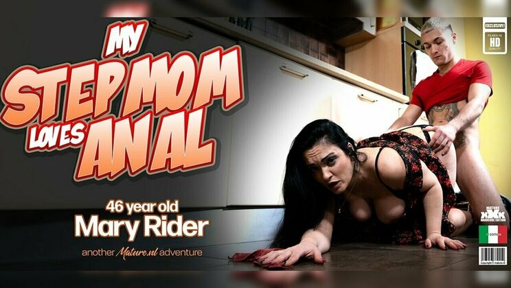 [Mature.nl] - 46-Year-Old Stepmom Mary Rider Takes Hardcore Anal in Kitchen - Mary Rider - Benny Banana